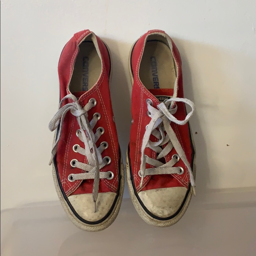 Red low top converse
